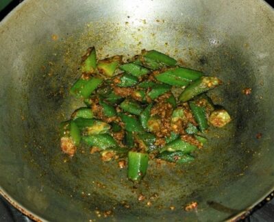 Spicy Bhindi Masala (Okra Stir-Fry): A Flavorful Indian Side Dish - Plattershare - Recipes, food stories and food lovers Spicy Bhindi Masala (Okra Stir-Fry): A Flavorful Indian Side Dish - Plattershare - Recipes, food stories and food lovers