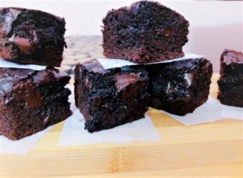 Chocolate Chunk Brownie - Plattershare - Recipes, food stories and food lovers