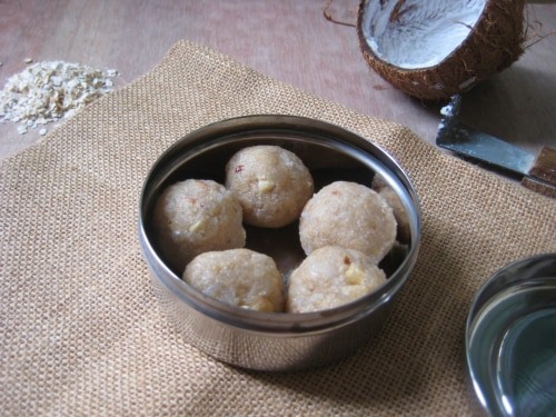 Oats Coconut Ladoo - Plattershare - Recipes, food stories and food lovers