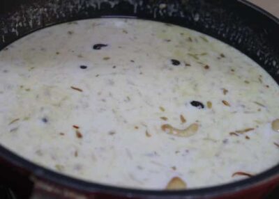 Creamy Apple Kheer: A Delicious Indian Rice Pudding Dessert - Plattershare - Recipes, food stories and food lovers Creamy Apple Kheer: A Delicious Indian Rice Pudding Dessert - Plattershare - Recipes, food stories and food lovers