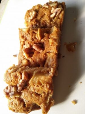 Healthy Spiced Apple, Honey, and Walnut Cake (with Oats & Whole Wheat) - Plattershare - Recipes, food stories and food lovers Healthy Spiced Apple, Honey, and Walnut Cake (with Oats & Whole Wheat) - Plattershare - Recipes, food stories and food lovers