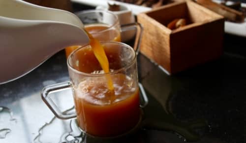 Hot Spiced Apple Drink (For Winters And Gloomy Rainy Days) - Plattershare - Recipes, food stories and food enthusiasts