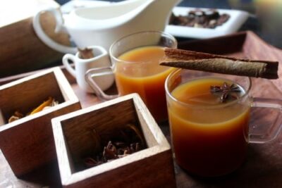 Warm Spiced Apple Elixir: A Cozy Autumn & Winter Drink - Plattershare - Recipes, food stories and food lovers Warm Spiced Apple Elixir: A Cozy Autumn & Winter Drink - Plattershare - Recipes, food stories and food lovers