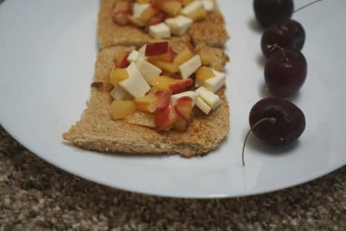 English Apple Honey Toast - Plattershare - Recipes, food stories and food enthusiasts