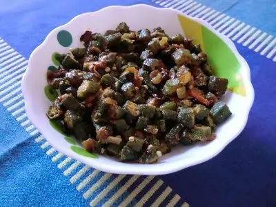 Lahsuni Bhindi - Plattershare - Recipes, Food Stories And Food Enthusiasts