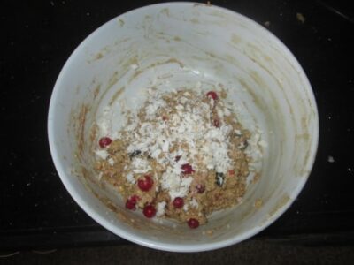 Healthy Honey-Sweetened Oat and Fruit Cookies - Plattershare - Recipes, food stories and food lovers Healthy Honey-Sweetened Oat and Fruit Cookies - Plattershare - Recipes, food stories and food lovers