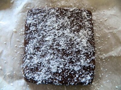 Honey-Sweetened Almond Chocolate Fudge: A Healthy Indulgence - Plattershare - Recipes, food stories and food lovers Honey-Sweetened Almond Chocolate Fudge: A Healthy Indulgence - Plattershare - Recipes, food stories and food lovers