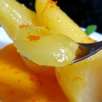 Honey-Saffron Poached Pears with Labneh: An Elegant Dessert - Plattershare - Recipes, food stories and food lovers Honey-Saffron Poached Pears with Labneh: An Elegant Dessert - Plattershare - Recipes, food stories and food lovers