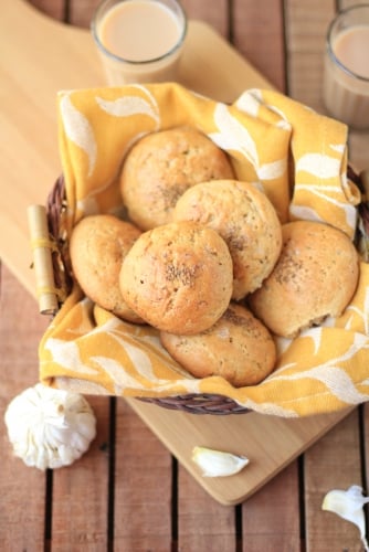 Garlic Tea Time Buns - Plattershare - Recipes, Food Stories And Food Enthusiasts