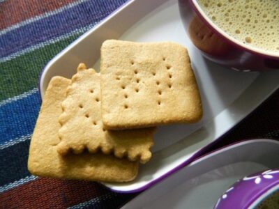 Healthy Honey Oat Crackers (Gluten-Free & Refined Sugar-Free) - Plattershare - Recipes, food stories and food lovers Healthy Honey Oat Crackers (Gluten-Free & Refined Sugar-Free) - Plattershare - Recipes, food stories and food lovers