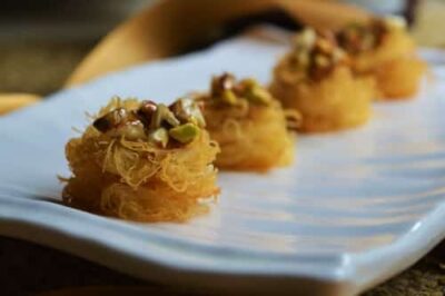 Crispy Honey Bird's Nests with Pistachios and Almonds - Plattershare - Recipes, food stories and food lovers Crispy Honey Bird's Nests with Pistachios and Almonds - Plattershare - Recipes, food stories and food lovers