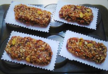 Date And Fig Bars - Plattershare - Recipes, food stories and food lovers