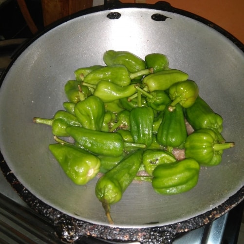 Bhavanagari Green Chilies Pickle (Instant) - Plattershare - Recipes, food stories and food enthusiasts