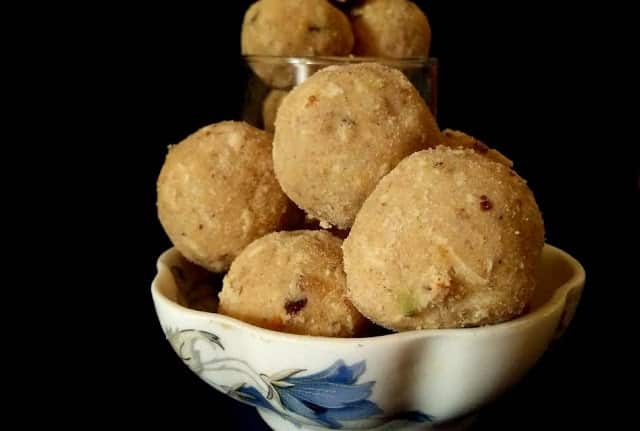 Aate Ke Laddoo - Plattershare - Recipes, food stories and food lovers