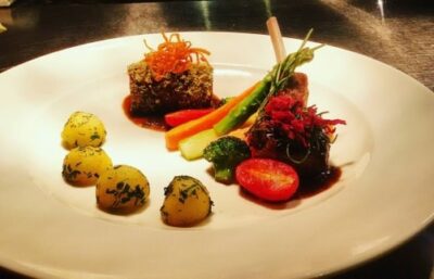 Herb-Crusted Duo of Lamb with Parsley Potatoes & Nero d'Avola Sauce - Plattershare - Recipes, food stories and food lovers Herb-Crusted Duo of Lamb with Parsley Potatoes & Nero d'Avola Sauce - Plattershare - Recipes, food stories and food lovers