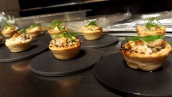 Cuit Au Four Aux Champignons Et Au Ma??¯S Tarte (Chicken And Mushroom Baked Mini Tart) - Plattershare - Recipes, food stories and food lovers