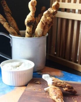Crispy Coriander Twists - Plattershare - Recipes, Food Stories And Food Enthusiasts