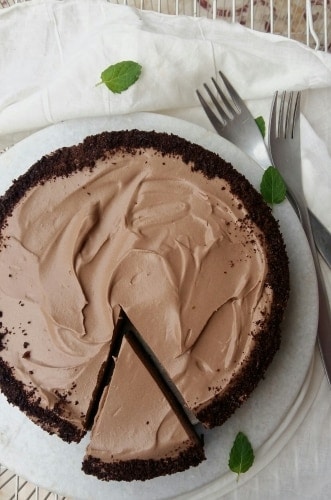 Creamy Chocolate Cheesecake With Nutty Brownie Crust - Plattershare - Recipes, Food Stories And Food Enthusiasts