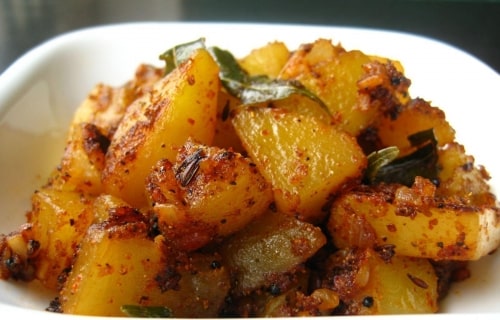 Potato Curry Recipe - Plattershare - Recipes, food stories and food lovers