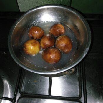 Gulab Jamun - Traditional and Authentic Recipe - Plattershare - Recipes, food stories and food lovers