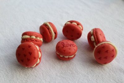Exquisite Eggless Raspberry Rose Macarons - Plattershare - Recipes, food stories and food lovers Exquisite Eggless Raspberry Rose Macarons - Plattershare - Recipes, food stories and food lovers