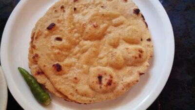 Sarson Ka Saag with Makke Di Roti: A Classic Punjabi Winter Feast - Plattershare - Recipes, food stories and food lovers Sarson Ka Saag with Makke Di Roti: A Classic Punjabi Winter Feast - Plattershare - Recipes, food stories and food lovers