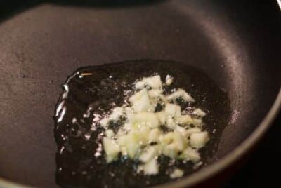 Easy Pan-Seared Asparagus with Garlic & Parmesan - Plattershare - Recipes, food stories and food lovers Easy Pan-Seared Asparagus with Garlic & Parmesan - Plattershare - Recipes, food stories and food lovers