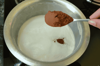 Luxurious Homemade Hot Chocolate: A Cozy Treat for Chilly Days - Plattershare - Recipes, food stories and food lovers Luxurious Homemade Hot Chocolate: A Cozy Treat for Chilly Days - Plattershare - Recipes, food stories and food lovers