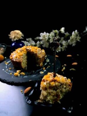 Eggless Lauki (Bottle Gourd) Cake with Almonds and Motichoor Ladoo - Plattershare - Recipes, food stories and food lovers Eggless Lauki (Bottle Gourd) Cake with Almonds and Motichoor Ladoo - Plattershare - Recipes, food stories and food lovers