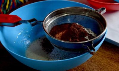 Decadent Chocolate Swiss Roll: A Step-by-Step Guide - Plattershare - Recipes, food stories and food lovers Decadent Chocolate Swiss Roll: A Step-by-Step Guide - Plattershare - Recipes, food stories and food lovers