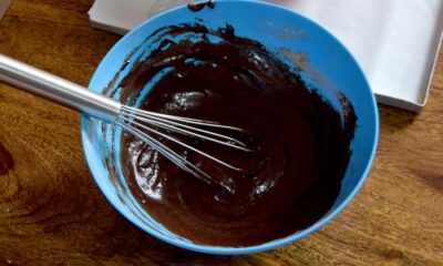 Decadent Chocolate Swiss Roll: A Step-by-Step Guide - Plattershare - Recipes, food stories and food lovers Decadent Chocolate Swiss Roll: A Step-by-Step Guide - Plattershare - Recipes, food stories and food lovers