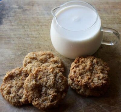 Crispy & Chewy Oatmeal Cookies: A Classic Recipe - Plattershare - Recipes, food stories and food lovers Crispy & Chewy Oatmeal Cookies: A Classic Recipe - Plattershare - Recipes, food stories and food lovers