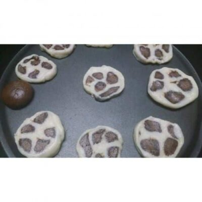 Striking Leopard Print Cookies: A Showstopper Treat - Plattershare - Recipes, food stories and food lovers Striking Leopard Print Cookies: A Showstopper Treat - Plattershare - Recipes, food stories and food lovers