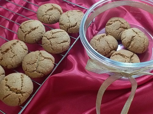 Fennel-Jaggery Wholewheat Cookies - Plattershare - Recipes, food stories and food lovers