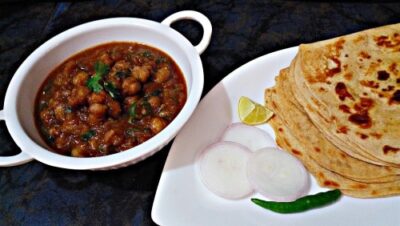 Authentic Punjabi Chole: A Flavorful Chickpea Curry Recipe - Plattershare - Recipes, food stories and food lovers Authentic Punjabi Chole: A Flavorful Chickpea Curry Recipe - Plattershare - Recipes, food stories and food lovers