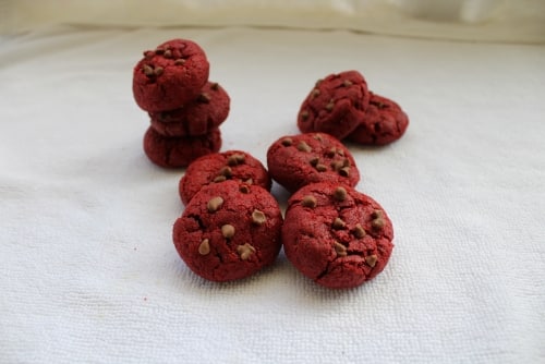Red Velvet Nutella Stuffed Cookies - Plattershare - Recipes, Food Stories And Food Enthusiasts