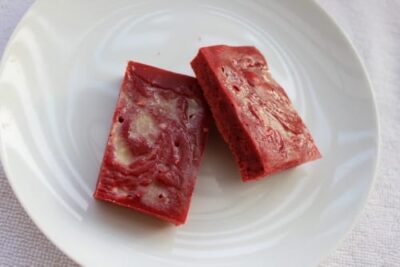 Red Velvet Gooey Butter Bars - Plattershare - Recipes, food stories and food lovers