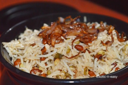 Sprout Khichri - Plattershare - Recipes, food stories and food lovers