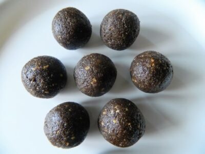 Nutritious Finger Millet Energy Balls (Chimli) - Plattershare - Recipes, food stories and food lovers Nutritious Finger Millet Energy Balls (Chimli) - Plattershare - Recipes, food stories and food lovers
