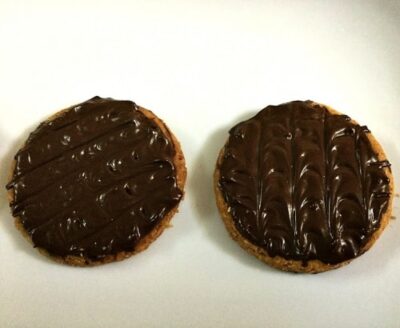 Healthy Homemade Digestive Biscuits with a Chocolate Twist - Plattershare - Recipes, food stories and food lovers Healthy Homemade Digestive Biscuits with a Chocolate Twist - Plattershare - Recipes, food stories and food lovers