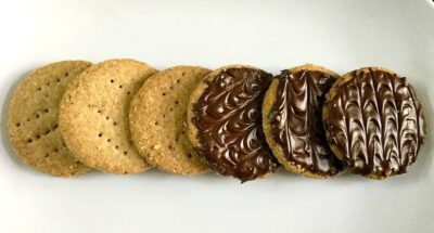 Healthy Homemade Digestive Biscuits with a Chocolate Twist - Plattershare - Recipes, food stories and food lovers Healthy Homemade Digestive Biscuits with a Chocolate Twist - Plattershare - Recipes, food stories and food lovers