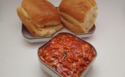 Authentic Mumbai Pav Bhaji: A Spicy Vegetarian Street Food Delight - Plattershare - Recipes, food stories and food lovers Paav Bhaaji