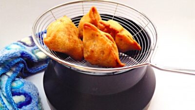 Samosa Recipe - Step By Step Photos - Plattershare - Recipes, food stories and food lovers
