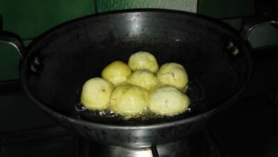 Sweet Potato Gulab Jamun: A Festive Bengali Fusion Dessert - Plattershare - Recipes, food stories and food lovers Sweet Potato Gulab Jamun: A Festive Bengali Fusion Dessert - Plattershare - Recipes, food stories and food lovers