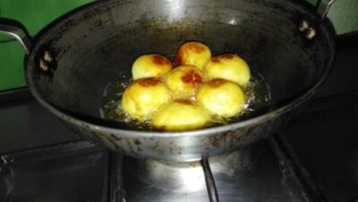 Sweet Potato Gulab Jamun: A Festive Bengali Fusion Dessert - Plattershare - Recipes, food stories and food lovers Sweet Potato Gulab Jamun: A Festive Bengali Fusion Dessert - Plattershare - Recipes, food stories and food lovers