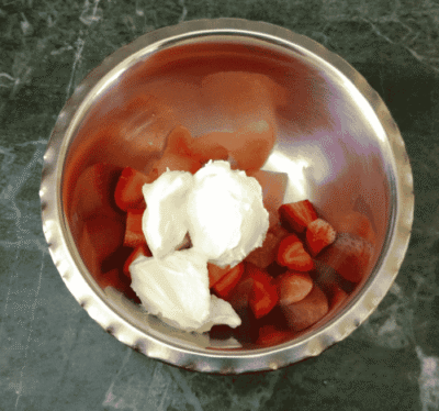 Divine Ambrosia Salad: A Creamy Dream of Fresh Fruit & Coconut - Plattershare - Recipes, food stories and food lovers Divine Ambrosia Salad: A Creamy Dream of Fresh Fruit & Coconut - Plattershare - Recipes, food stories and food lovers