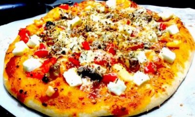 Homemade Pizza Recipe: Easy Step-by-Step Guide (From Scratch!) - Plattershare - Recipes, food stories and food lovers Homemade Pizza Recipe: Easy Step-by-Step Guide (From Scratch!) - Plattershare - Recipes, food stories and food lovers