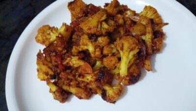 Crunchy Cauliflower with Papad: A Flavorful Sattvik Side Dish - Plattershare - Recipes, food stories and food lovers Crunchy Cauliflower with Papad: A Flavorful Sattvik Side Dish - Plattershare - Recipes, food stories and food lovers