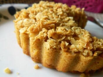 Apple Oats Crumble Cake - Plattershare - Recipes, food stories and food lovers