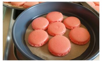Strawberry, Chilly Chocolate Macaroons - Plattershare - Recipes, food stories and food lovers